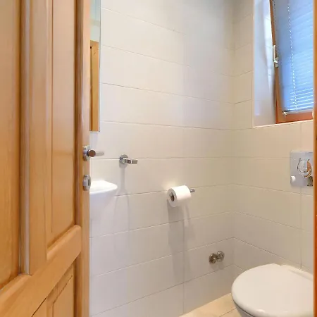 Remington By Interhome Villa Donje Baredine