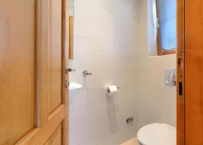 Remington By Interhome Villa Donje Baredine