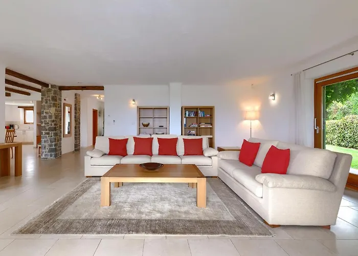 Villa Remington By Interhome Donje Baredine
