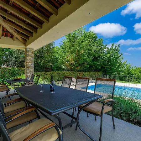 Villa Remington By Interhome Donje Baredine
