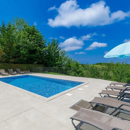 Villa Villa Remington By Interhome *