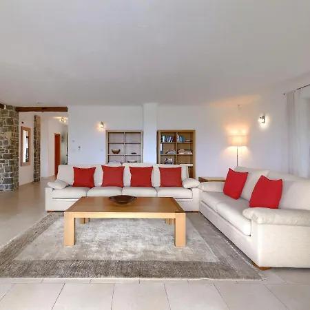 Villa Villa Remington By Interhome Donje Baredine